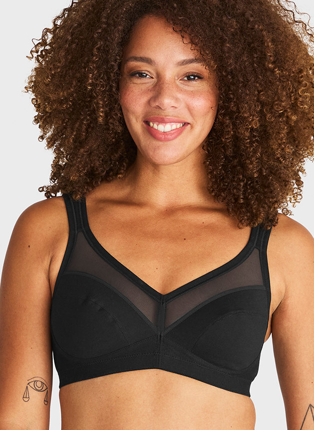 Energy Reach Underwired Lightly Padded Sports Bra, Black Lace